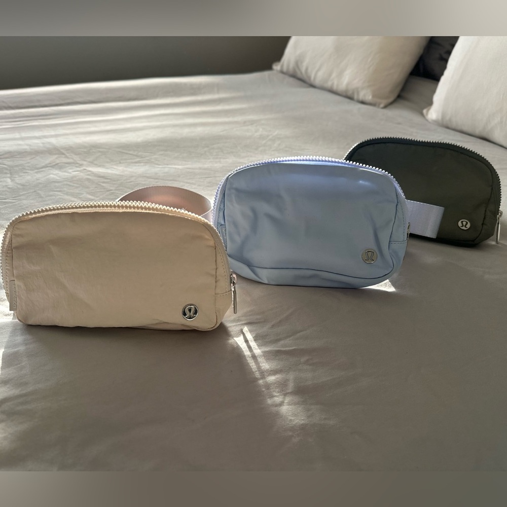 BUYERS CHOICE $20: Lululemon Everywhere Belt Bag 1L